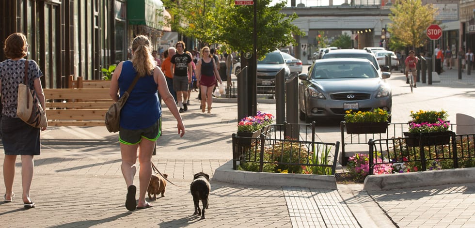 chicago-argyle-shared-street-streetscape-people-planter-bioswale-landscape-architecture-site-design-group